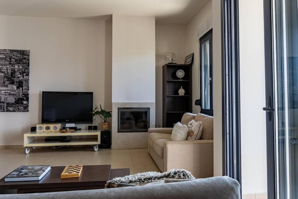 Maisonette With Exclusive Private Parking * Khania
