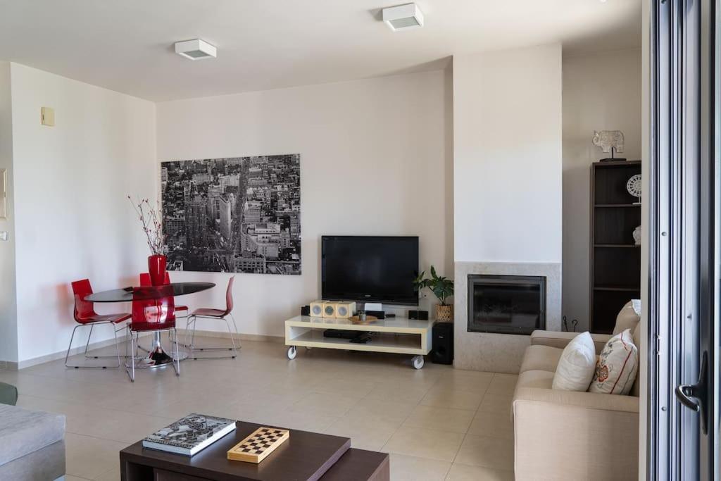 Maisonette With Exclusive Private Parking Villaer
